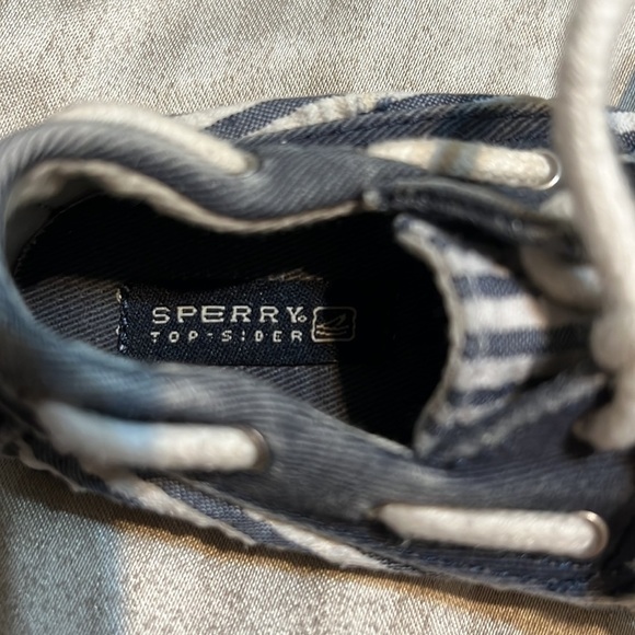 Sperry Kids Top Sider Striped Shoes - Size 4m - Picture 4 of 8